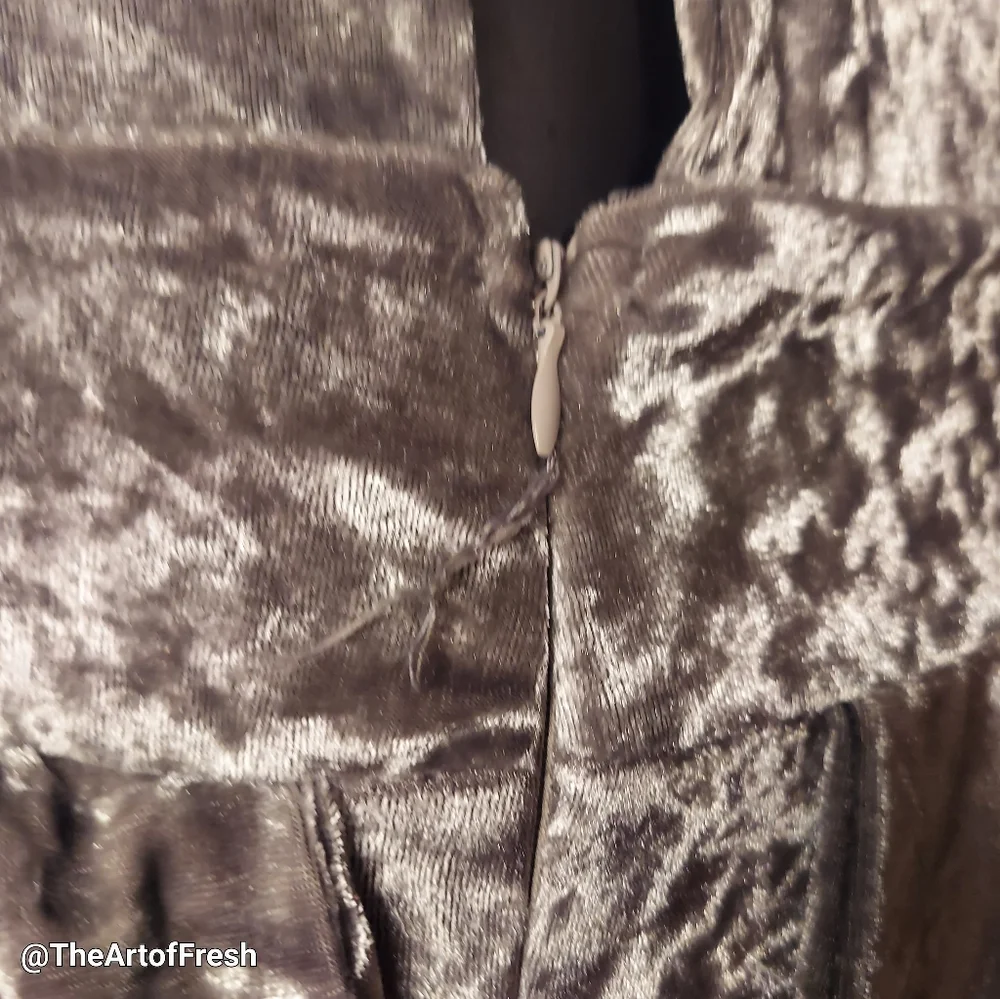 Elegant Silver Gray Velvet Jumpsuit with Halter Neckline - Picture 13 of 15